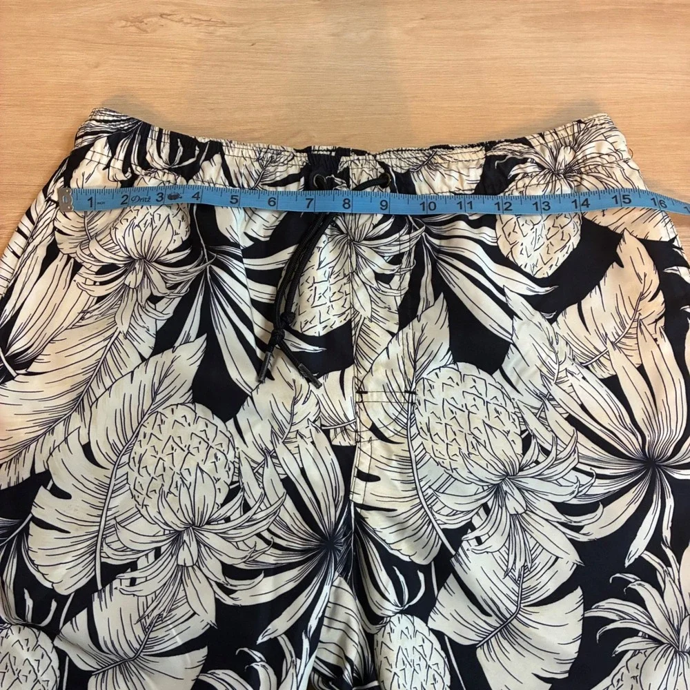 Old Navy Mens Black White Pineapple Tropical Swim Trunks Board Shorts Small 7in